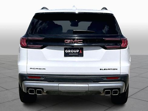 Used 2024 GMC Acadia Elevation image 5