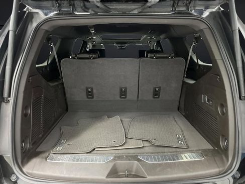 Used 2023 GMC Yukon XL Denali image 17