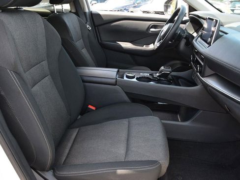 Used 2024 Nissan Rogue SV AWD/4WD image 19