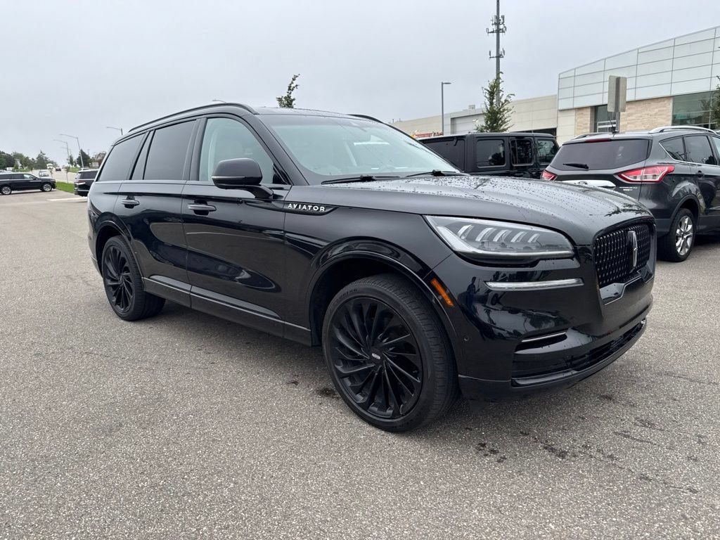 Used 2023 Lincoln Aviator Reserve w/ Equipment Group 201A AWD/4WD image 7