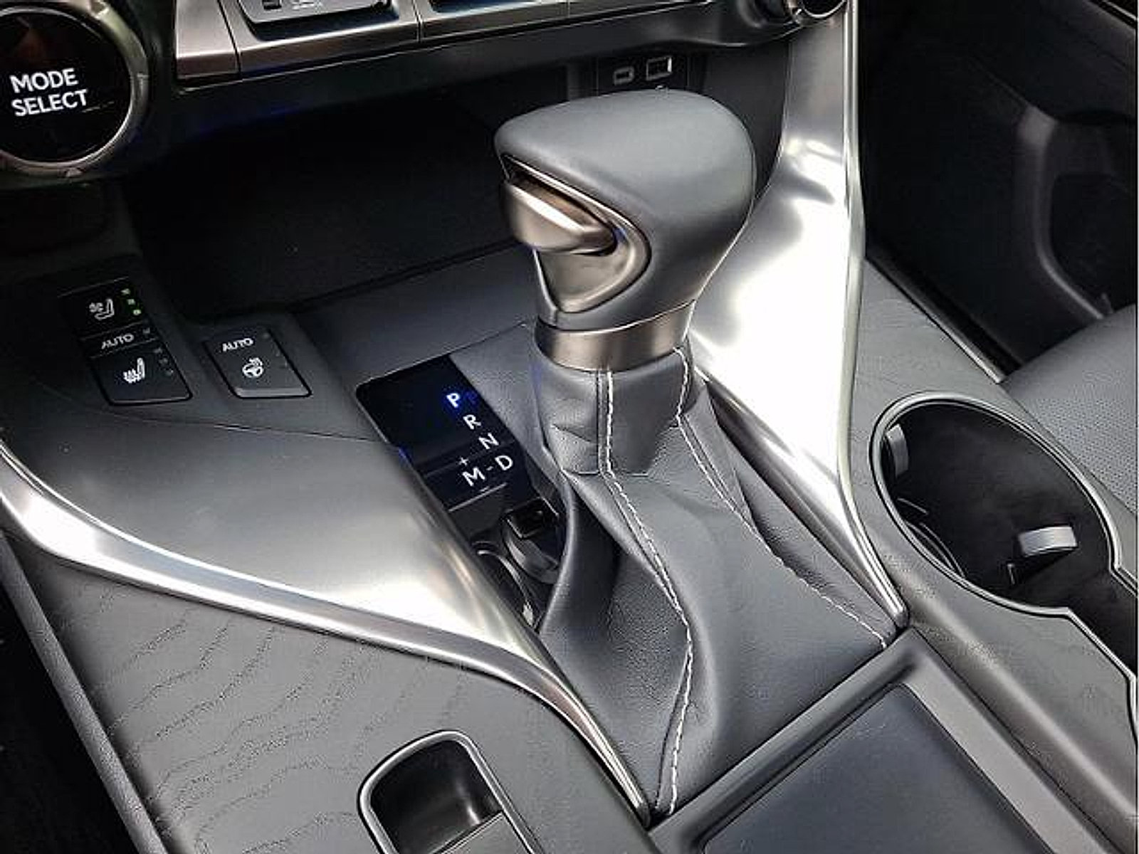 Used 2024 Lexus LX 600 4WD w/ Appearance Package image 13