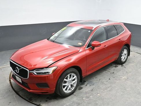 Used 2018 Volvo XC60 T5 Momentum w/ Convenience Package image 26