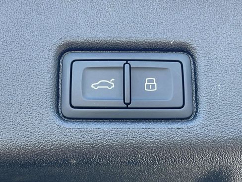 Certified 2025 Audi Q5 Premium AWD/4WD image 11