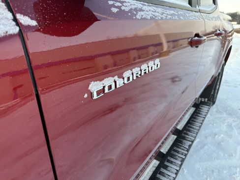 Used 2023 Chevrolet Colorado LT w/ LT Convenience Package II image 3