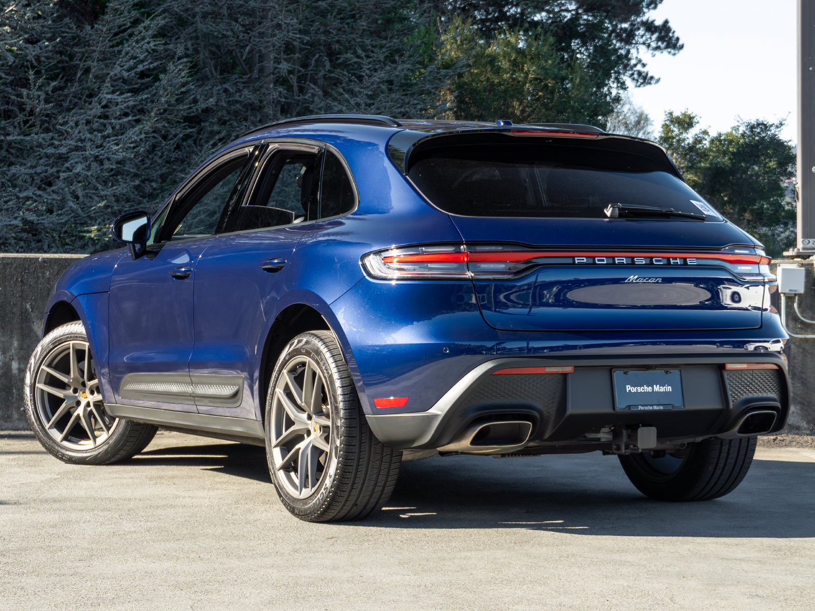 Certified 2026 Porsche Macan AWD/4WD image 3