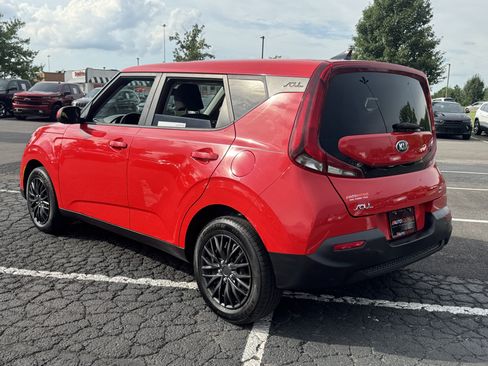Used 2020 Kia Soul LX FWD image 11