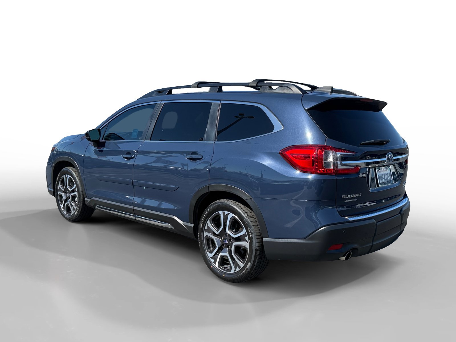 Used 2024 Subaru Ascent Limited w/ Technology Package AWD/4WD image 3