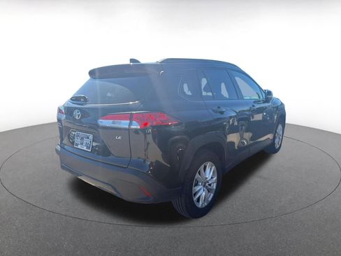 Used 2025 Toyota Corolla Cross LE image 5