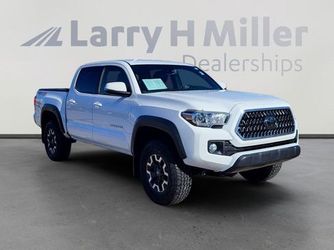 Used 2018 Toyota Tacoma TRD Off-Road image 7