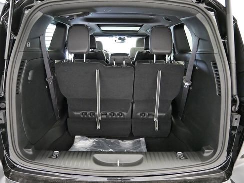 New 2026 Chrysler Pacifica Limited w/ S Appearance Package AWD/4WD image 13