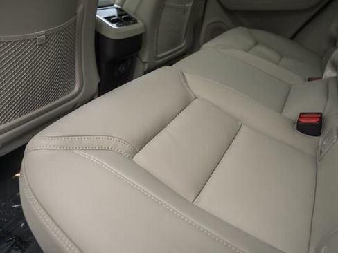 New 2027 Volvo XC60 B5 Ultra AWD/4WD image 33