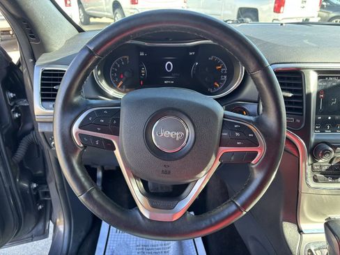 Used 2018 Jeep Grand Cherokee Altitude image 12