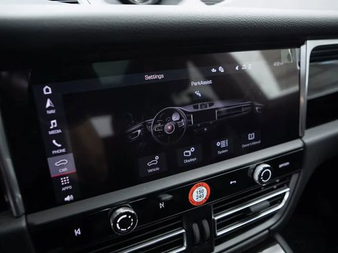 Certified 2026 Porsche Macan S AWD/4WD image 15