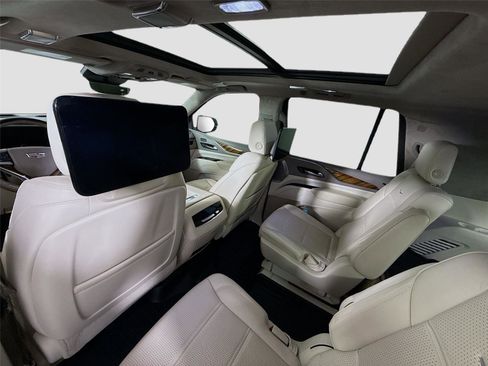 Used 2021 Cadillac Escalade Premium Luxury Platinum w/ Heavy-Duty Trailer Package image 36