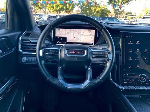 Used 2025 GMC Acadia Elevation AWD/4WD image 15