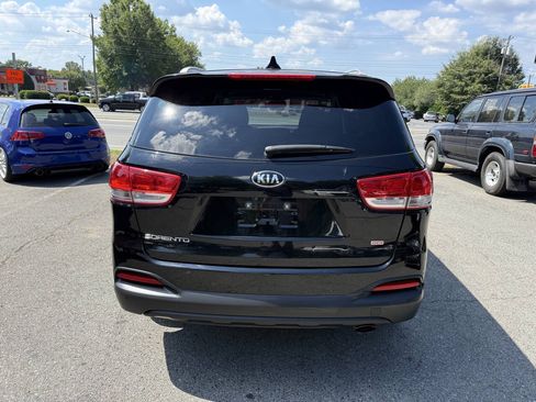Used 2016 Kia Sorento AWD w/ LX Convenience Package image 6