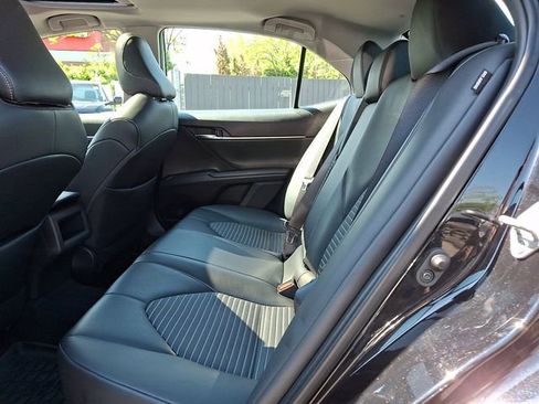 Used 2022 Toyota Camry SE w/ Cold Weather Package FWD image 10