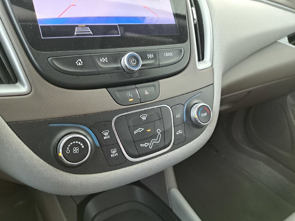 Used 2023 Chevrolet Malibu LS FWD image 13