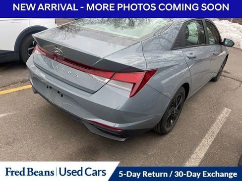 Used 2023 Hyundai Elantra SEL image 3