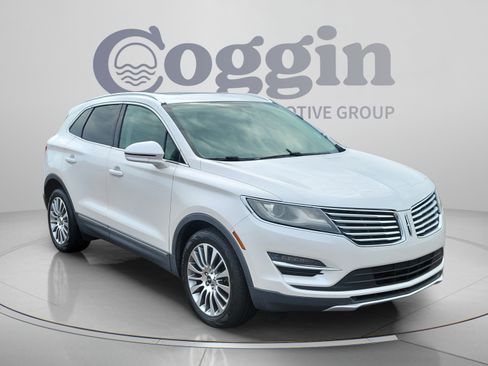 Used 2017 Lincoln MKC Reserve FWD image 7