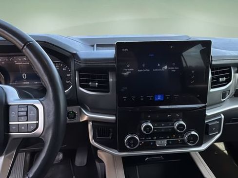 Used 2024 Ford Expedition Max XLT AWD/4WD image 10