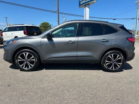 Certified 2022 Ford Escape SE w/ SE Sport Appearance Package AWD/4WD image 5