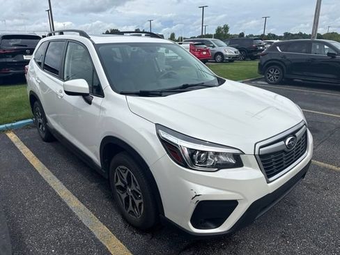 Used 2019 Subaru Forester Premium AWD/4WD image 2