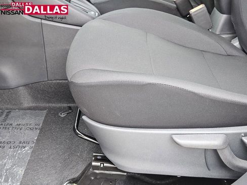 New 2025 Nissan Kicks Play S image 19