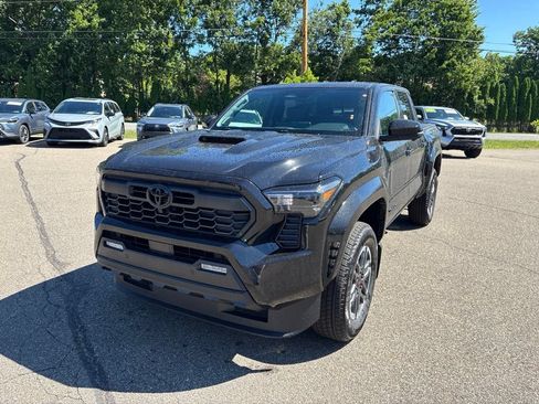 Certified 2026 Toyota Tacoma TRD Sport w/ TRD Sport Premium Package AWD/4WD image 2