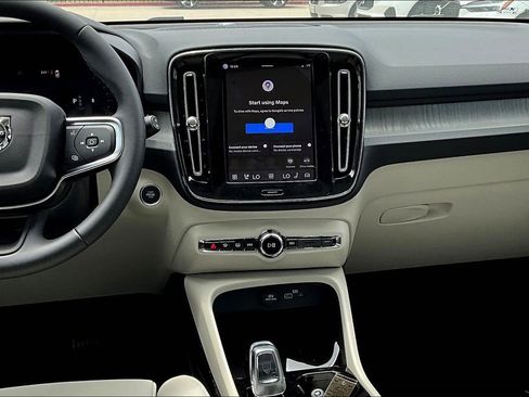 New 2026 Volvo XC40 B5 Ultra w/ Climate Package image 17