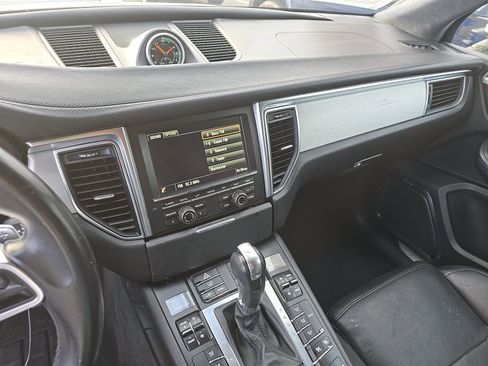 Used 2016 Porsche Macan Turbo AWD/4WD image 14