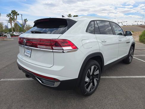 New 2025 Volkswagen Atlas Cross Sport SE FWD image 4