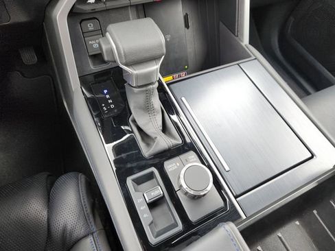 New 2025 Toyota Tundra Platinum AWD/4WD image 19