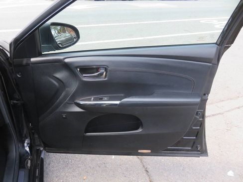 Used 2016 Toyota Avalon Limited w/ Toyota Safety Sense Package FWD image 26