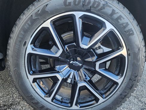 Used 2022 Chevrolet Tahoe RST w/ Luxury Package image 15