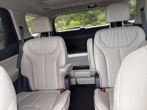 Used 2023 Hyundai Palisade Limited AWD/4WD image 12