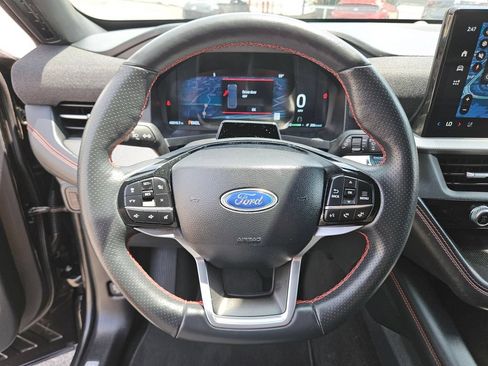 Used 2025 Ford Explorer ST-Line w/ ST-Line Street Pack AWD/4WD image 16