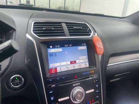 Used 2017 Ford Explorer Limited w/ Equipment Group 303A image 5