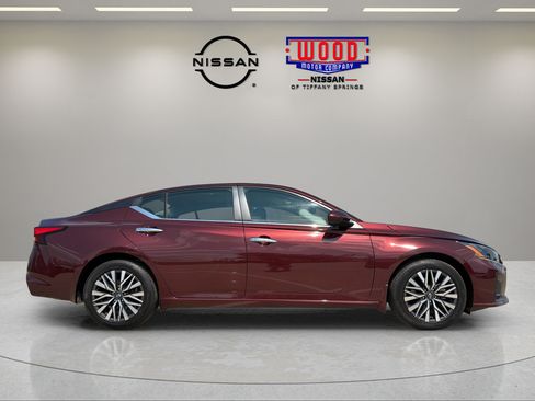Certified 2023 Nissan Altima 2.5 SV FWD image 2