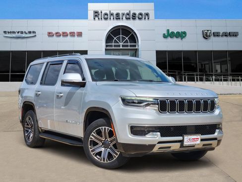 Used 2022 Jeep Wagoneer Series III AWD/4WD image 1