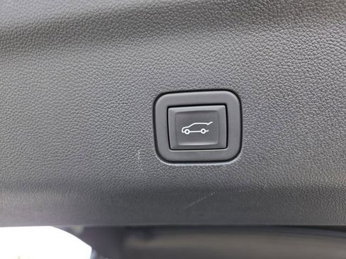 Used 2024 Chevrolet Tahoe High Country image 20