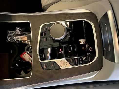 New 2026 BMW X5 sDrive40i w/ Climate Comfort Package image 7