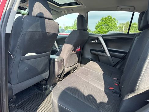 Used 2018 Toyota RAV4 XLE AWD/4WD image 11