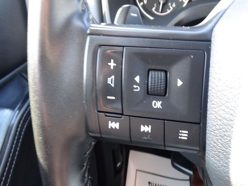 Used 2025 Nissan Rogue SV AWD/4WD image 21
