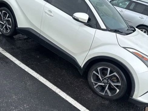Used 2018 Toyota C-HR XLE FWD image 4