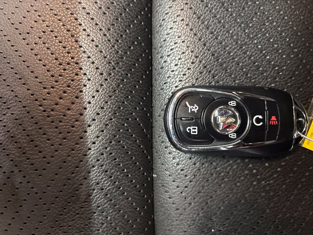 Used 2023 Buick Encore GX Essence w/ Experience Buick Package AWD/4WD image 7