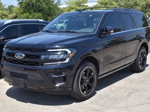 Used 2024 Ford Expedition Limited RWD image 2