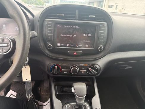 Used 2023 Kia Soul LX FWD image 19