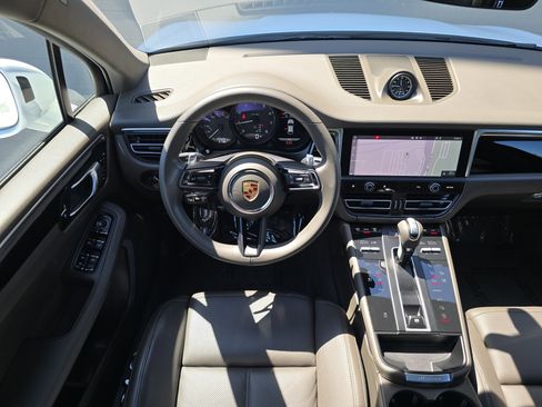 Certified 2023 Porsche Macan AWD/4WD image 23
