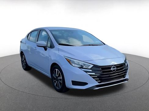 Used 2025 Nissan Versa SV FWD image 3